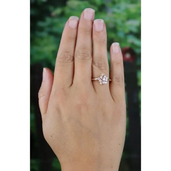 14k Yellow Gold Diamond Cluster Flower Ring Size 6 1/2 - Picture 3 of 8